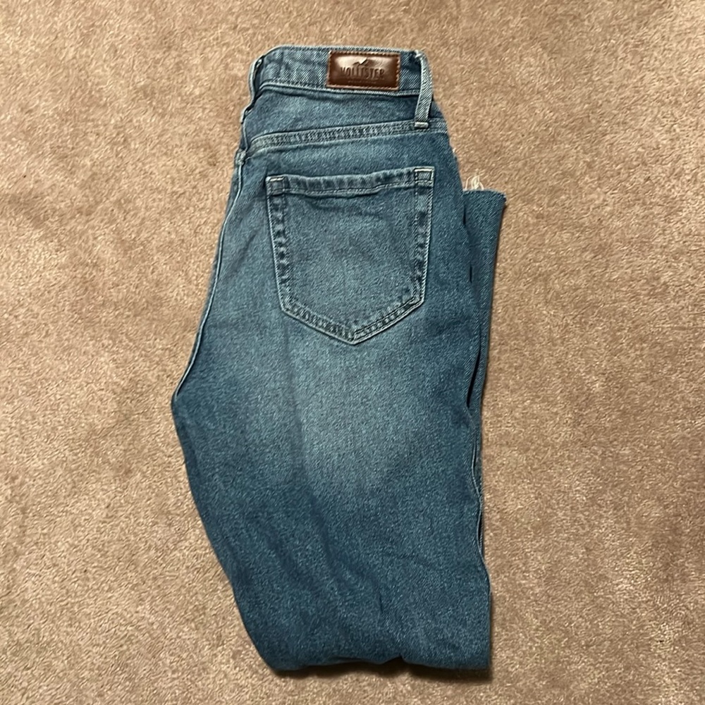 Hollister Distressed Ultra High Rise Mom Jean